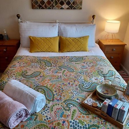 Stunning Homestay In Wolverhampton Bushbury Εξωτερικό φωτογραφία
