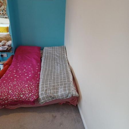 Stunning Homestay In Wolverhampton Bushbury Εξωτερικό φωτογραφία