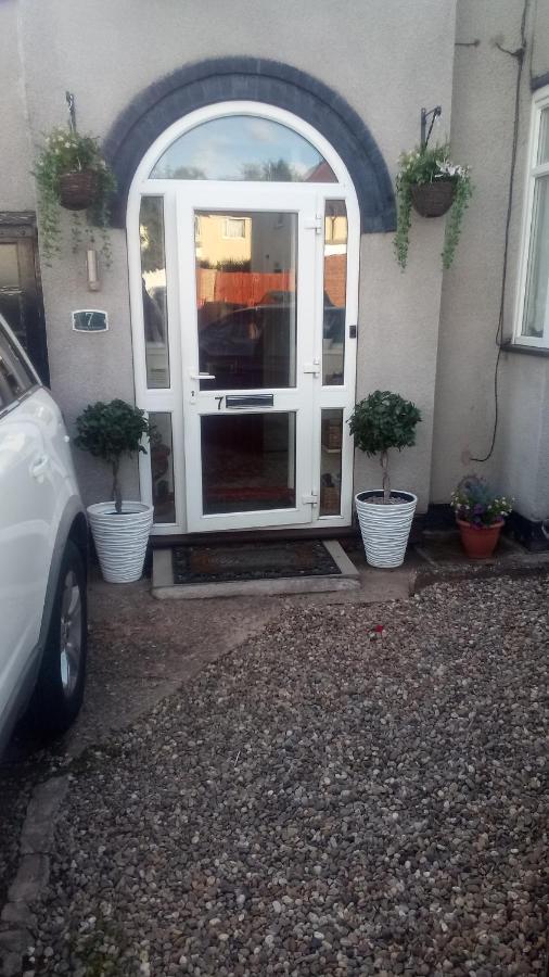 Stunning Homestay In Wolverhampton Bushbury Εξωτερικό φωτογραφία