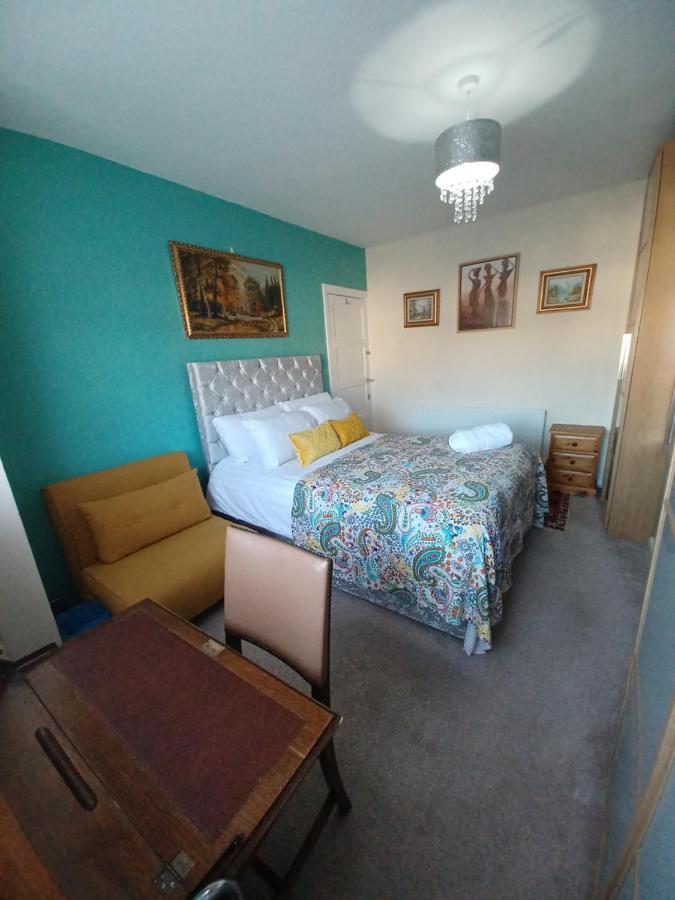 Stunning Homestay In Wolverhampton Bushbury Εξωτερικό φωτογραφία